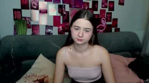 milanaroz online show from 10/16/25, 04:57