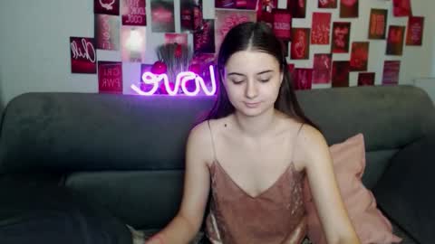 milanaroz online show from 11/14/25, 06:01