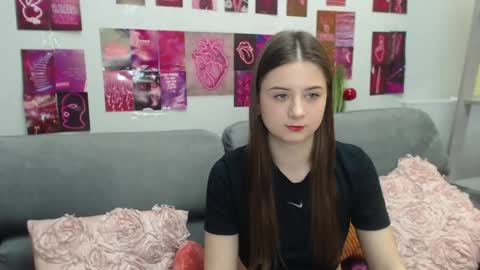 milanaroz online show from 04/18/26, 05:33