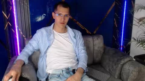 milandavid1 online show from 03/12/26, 06:14