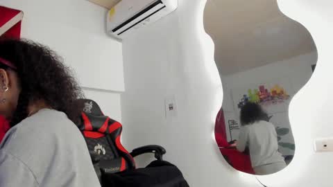 milanx2 online show from 01/05/25, 03:32