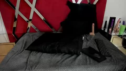 milanx2 online show from 02/26/25, 01:21