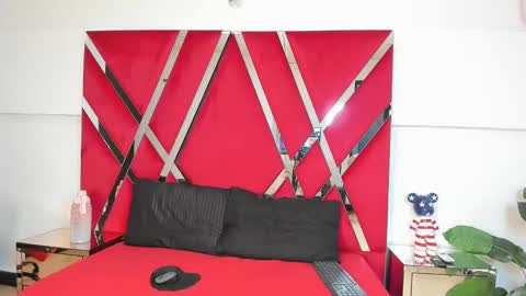 milanx2 online show from 11/03/25, 08:32