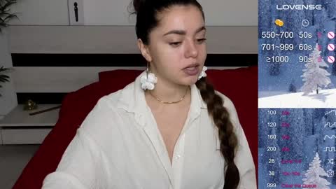 Snapshot of milania_hot_foxy chatting on 12/09/24, 10:54 Mila online show from 12/09/24, 10:54