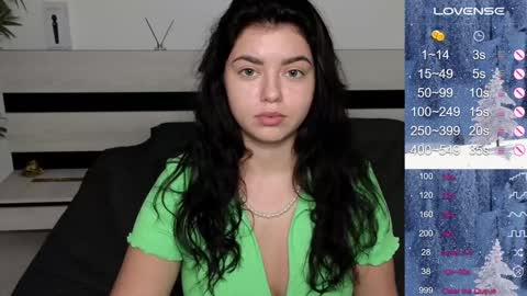 Snapshot of milania_hot_foxy chatting on 12/12/24, 05:04 Mila online show from 12/12/24, 05:04