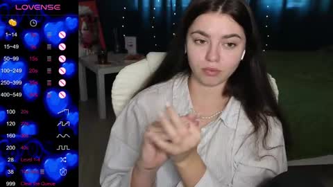 Snapshot of milania_hot_foxy chatting on 02/22/25, 02:41 Mila online show from 02/22/25, 02:41