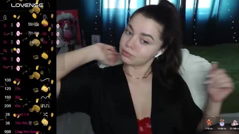 Snapshot of milania_hot_foxy chatting on 02/24/25, 08:27 Mila online show from 02/24/25, 08:27