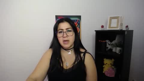 milania_milaa online show from 10/16/25, 09:43