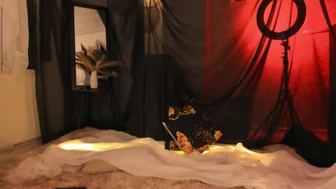 Snapshot of milaniminxx chatting on 09/12/25, 07:58 aya online show from 09/12/25, 07:58