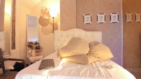 Snapshot of milaniminxx chatting on 10/02/25, 10:39 aya online show from 10/02/25, 10:39