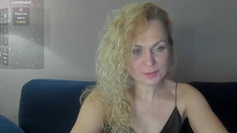 Snapshot of milanna_x chatting on 11/22/25, 06:18 milanna_x online show from 11/22/25, 06:18