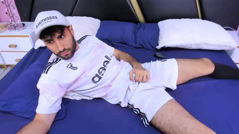 milanzaire online show from 11/05/25, 02:00