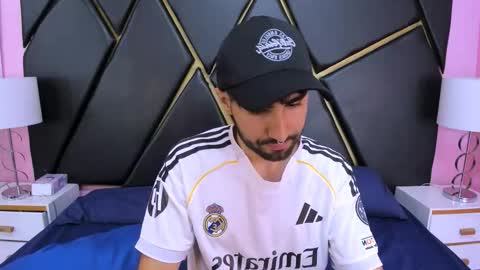 milanzaire online show from 11/15/25, 01:25