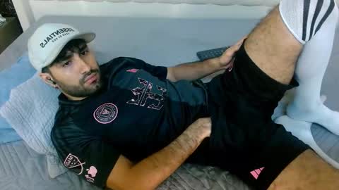 milanzaire online show from 12/18/25, 01:55