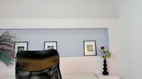 Snapshot of milarose4 chatting on 12/22/24, 11:22 Mila Rose online show from 12/22/24, 11:22