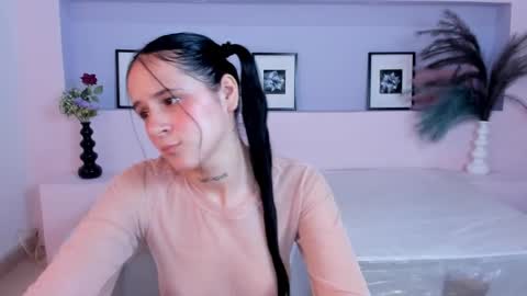 Snapshot of milarose4 chatting on 01/06/25, 02:25 Mila Rose online show from 01/06/25, 02:25