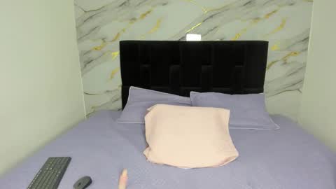 Snapshot of milarossii chatting on 03/13/26, 01:40 MilaRossi online show from 03/13/26, 01:40