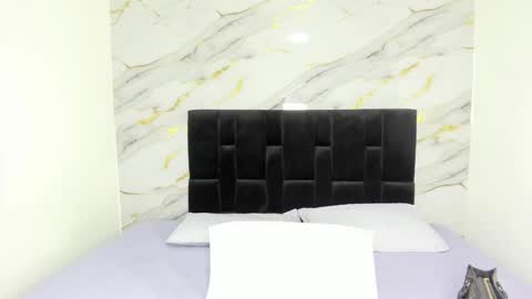 Snapshot of milarossii chatting on 03/24/26, 12:21 MilaRossi online show from 03/24/26, 12:21