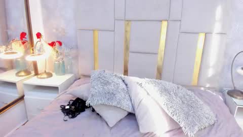 Snapshot of milasaenz1 chatting on 11/04/25, 12:48 Cami online show from 11/04/25, 12:48