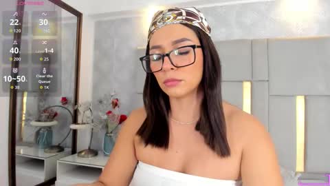 Snapshot of milasaenz1 chatting on 12/02/25, 12:32 Cami online show from 12/02/25, 12:32