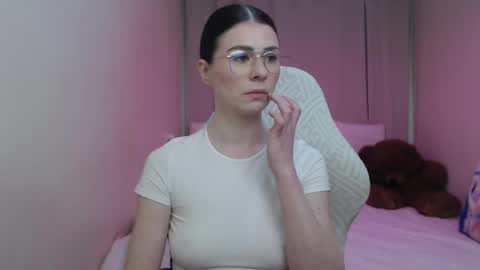 milasecretsss online show from 04/26/26, 12:03