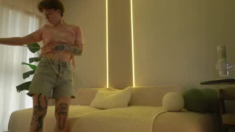 Mila online show from 04/03/26, 07:28