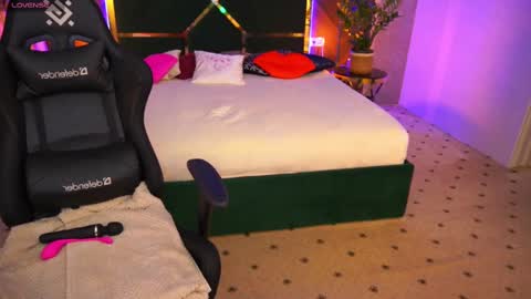 milaskyy online show from 03/09/25, 06:43