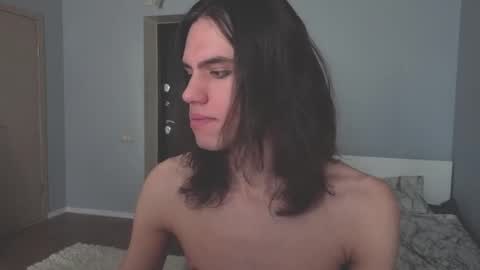 Mila online show from 03/01/26, 08:27