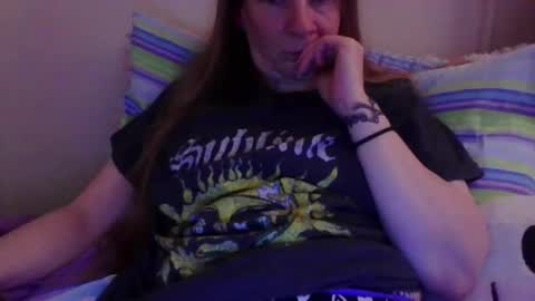 Snapshot of milastoned chatting on 04/18/26, 04:11 Mila online show from 04/18/26, 04:11
