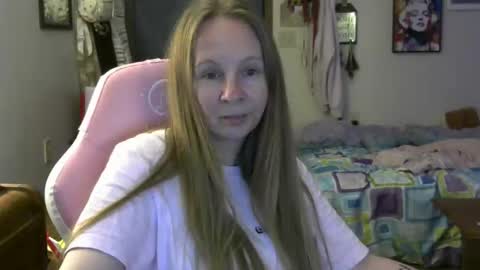 Snapshot of milastoned chatting on 04/22/26, 01:41 Mila online show from 04/22/26, 01:41