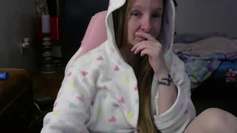Snapshot of milastoned chatting on 05/07/26, 04:45 Mila online show from 05/07/26, 04:45