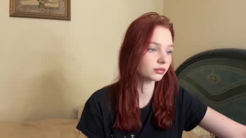 Snapshot of milav_ chatting on 03/21/26, 10:53 Lana online show from 03/21/26, 10:53