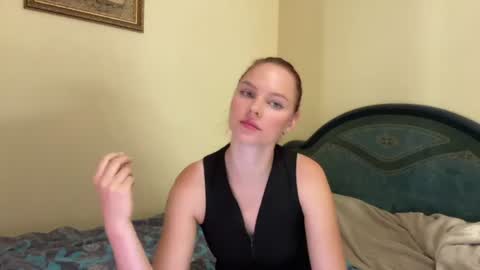 Snapshot of milav_ chatting on 07/08/26, 03:27 Lana online show from 07/08/26, 03:27