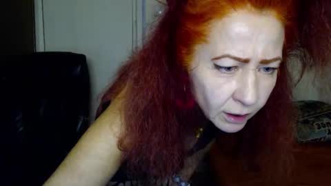 Snapshot of milayadflow chatting on 10/30/25, 04:08 MilayaDFlow online show from 10/30/25, 04:08