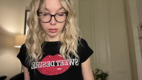 Snapshot of milayah chatting on 03/22/26, 05:27 Mila online show from 03/22/26, 05:27