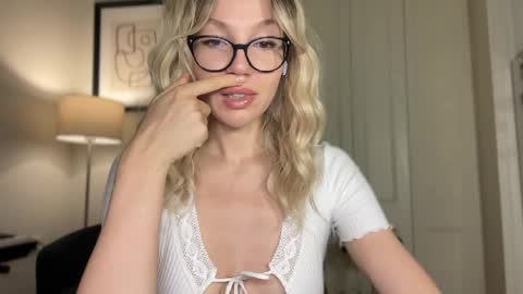 Snapshot of milayah chatting on 03/29/26, 04:51 Mila online show from 03/29/26, 04:51