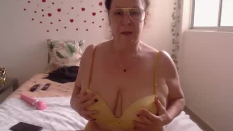 milchanell online show from 10/10/25, 10:20