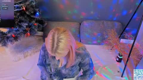 Snapshot of mildredbain chatting on 12/30/24, 03:14 Mila online show from 12/30/24, 03:14