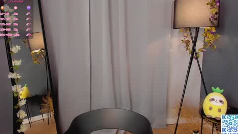 Snapshot of mildredbain chatting on 01/17/25, 04:28 Mila online show from 01/17/25, 04:28