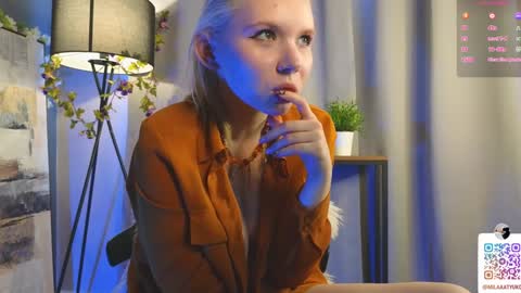 Snapshot of mildredbain chatting on 02/03/25, 08:46 Mila online show from 02/03/25, 08:46