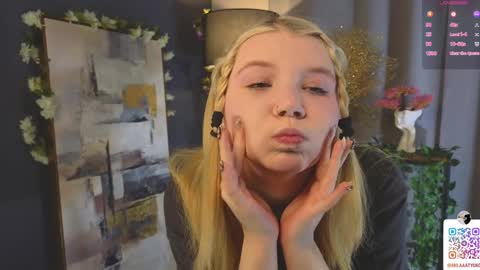 Snapshot of mildredbain chatting on 02/09/25, 02:28 Mila online show from 02/09/25, 02:28