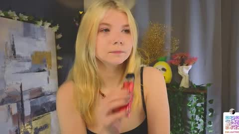 Snapshot of mildredbain chatting on 02/10/25, 02:30 Mila online show from 02/10/25, 02:30