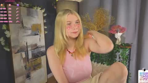 Snapshot of mildredbain chatting on 02/11/25, 02:35 Mila online show from 02/11/25, 02:35
