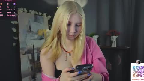 Snapshot of mildredbain chatting on 02/14/25, 02:39 Mila online show from 02/14/25, 02:39
