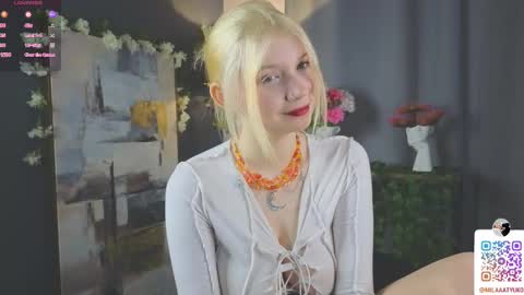 Snapshot of mildredbain chatting on 02/17/25, 05:25 Mila online show from 02/17/25, 05:25