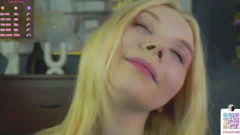 Snapshot of mildredbain chatting on 02/23/25, 05:45 Mila online show from 02/23/25, 05:45