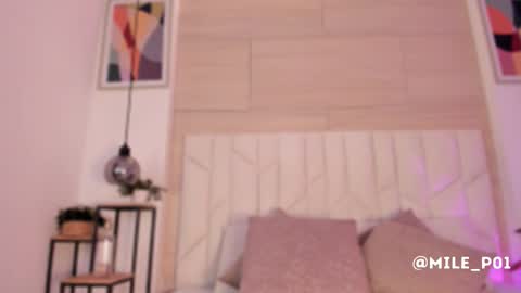 M I L E  online show from 12/18/25, 12:11