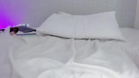 Snapshot of mile_u chatting on 01/07/25, 06:59 Milena online show from 01/07/25, 06:59