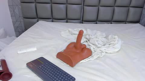 Snapshot of mile_u chatting on 01/27/25, 09:44 Milena online show from 01/27/25, 09:44