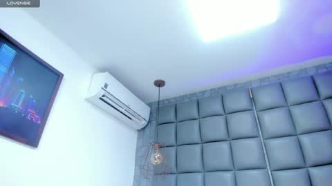 Snapshot of mile_u chatting on 02/04/25, 03:54 Milena online show from 02/04/25, 03:54